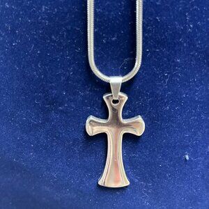 NWOT Bela Stainless Steel Silver Cross Pendant Necklace with Chain Retro Vintage